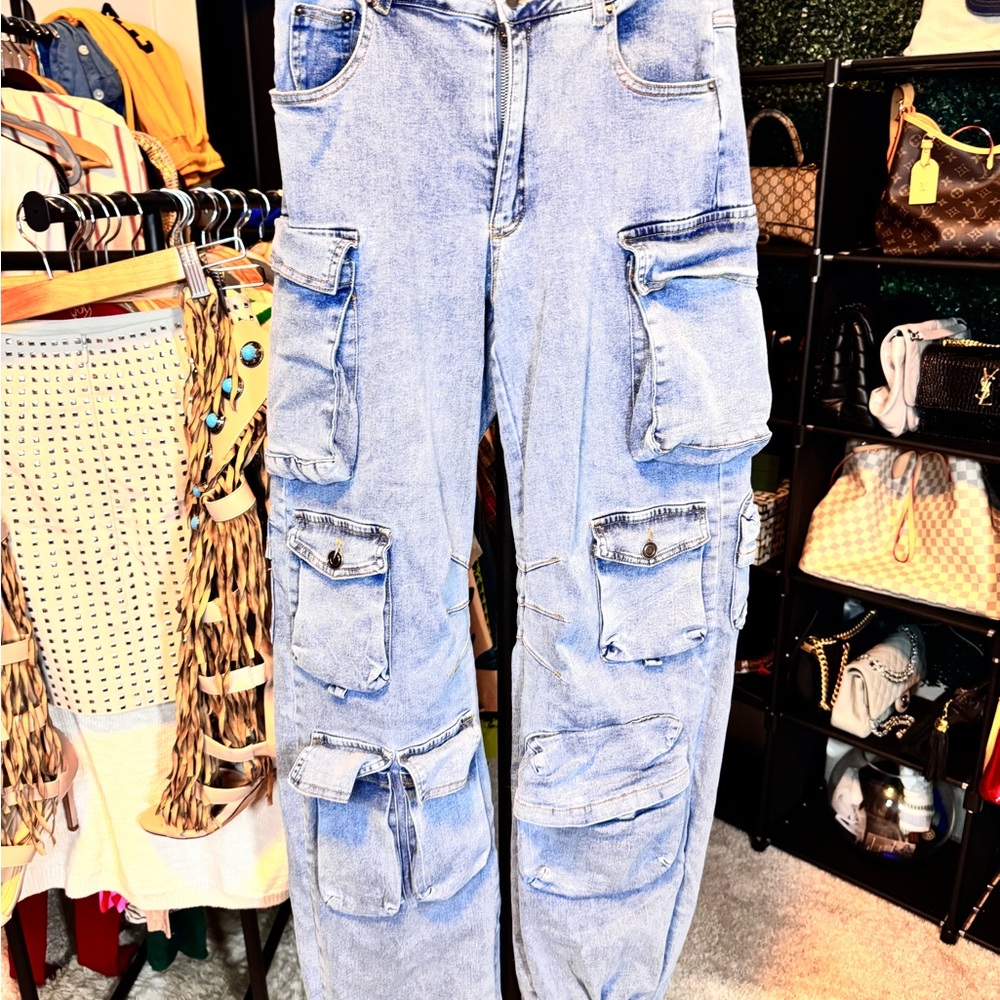 REHAB High-Waisted Cargo Jeans – Light Wash Utility Denim (Size S)